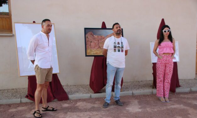 La propuesta de Cultura de maridar vino y pintura resulta todo un éxito