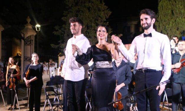 La OSUCAM, Ángel Tomás Ripoll, Javier Ribas Baños y Guiomar Cantó iluminaron la noche en Santa Ana