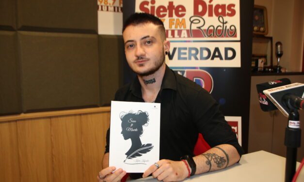 Iván Yuste presenta «Sexo y muerte», su primer libro de poesía