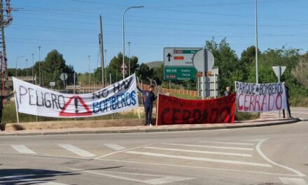 Los bomberos normalizan los servicios del CEIS y desconvocan las protestas