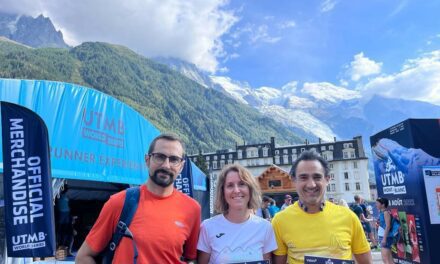 Antonio José Bleda, Mercedes Guardiola y Pedro Luis García, en la Ultra de Chamonix