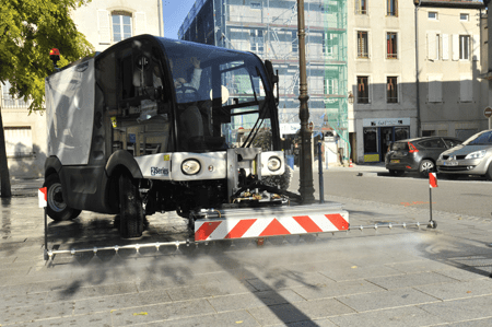 El ayuntamiento contará con dos vehículos eléctricos para la limpieza de aceras y plazas peatonales