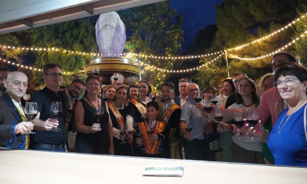 Jumilla se brinda a sus visitantes con un gran corazón de bolillos y vino que comparte con el mundo