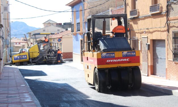 Abierto proceso de adjudicación de los Planes de Asfaltado y remodelaciones de la Plaza del Rollo y dos pistas de La Hoya