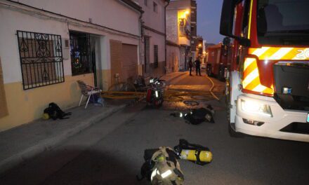 Un incendio en una vivienda de la calle Duque deja a un herido grave por quemaduras “considerables”