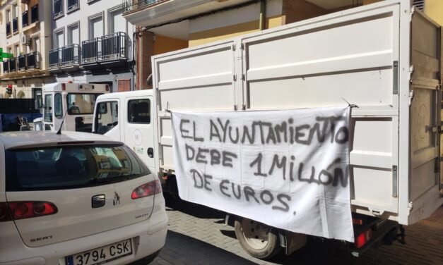 Jardineros de la empresa adjudicataria denuncian retraso en el pago de nóminas