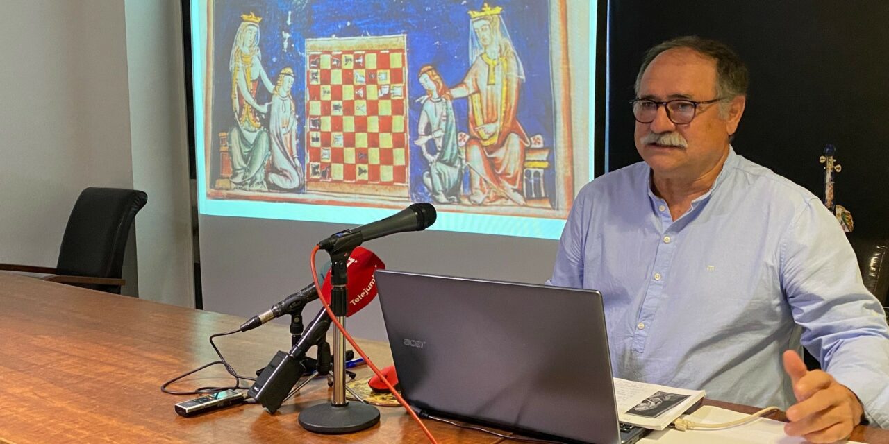 Emiliano Hernández desvela el interés del Rey Alfonso X por el ajedrez y el misticismo