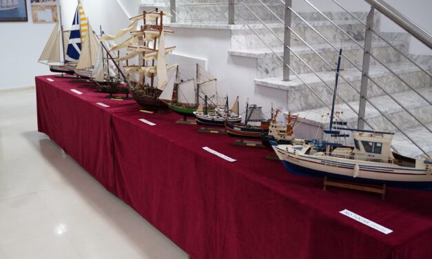 Decenas de personas ‘embarcan’ con José Díaz en la presentación de su “Gran aventura”