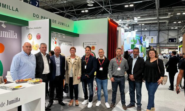 La alcaldesa asiste a la feria Fruit Attraction apoyando a Campos de Jumilla y la DOP Pera de Jumilla