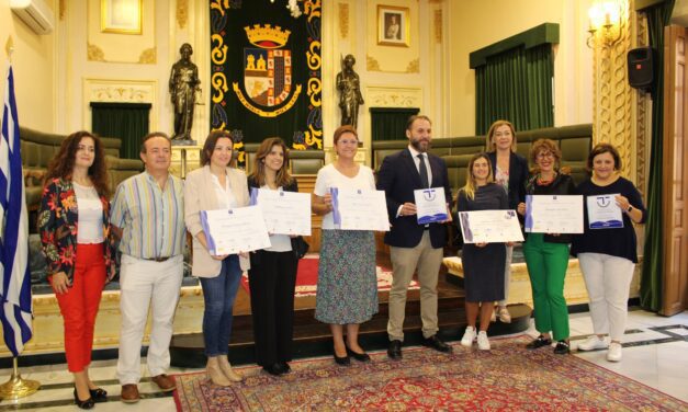Luzón, Silvano García, Viña Elena y la Oficina de Turismo reciben el distintivo SICTED