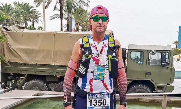 Juan Abellán Cutillas completa La Desértica de Roquetas, en Almería.