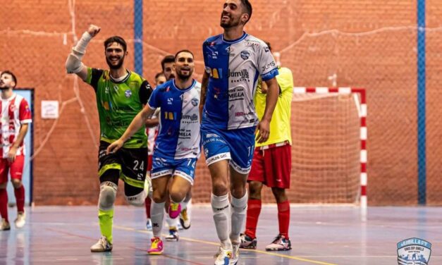 Los de Pizarro logran tres puntos en Almería y salen del descenso