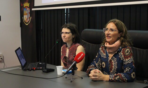 María Rosa Guachs ofreció la charla: ‘La viticultura en el Antiguo Egipto’