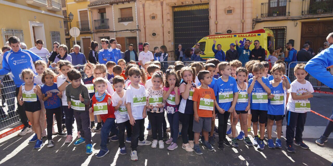 La VIII Barbudo Trail arrancaba con más de 200 barbudicos corriendo por el casco antiguo