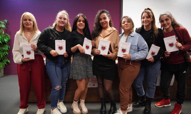 Lucía García Ramos presenta “Ama desde tus adentros”, poemas y reflexiones de amor