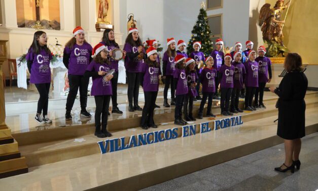 La Cofradía del Rollo vuelve un año más con los “Villancicos en el portal”
