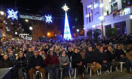 Jumilla enciende su Navidad en un mágico y multitudinario acto