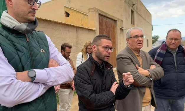 Vox Jumilla se interesa por los problemas que atraviesa el sector de la ganadería