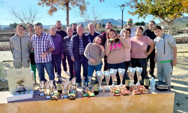 Los pinoseros Amado y Damián se llevan el Torneo de Petanca Memorial Emilio Tomás