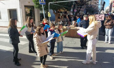 La Coral Canticorum actúa en Alicante y su coro infantil lo hace en el Mercado