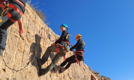 La sección de Espeleología del grupo Hinneni imparte un curso de iniciación