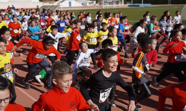 Cerca de 800 chicos y chicas participan en la fase municipal del Cross Deporte Escolar