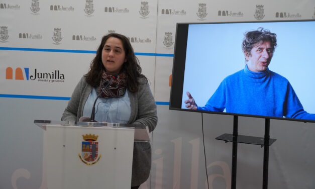 “La curva de la felicidad” con Gabino Diego, actuación destacada del teatro