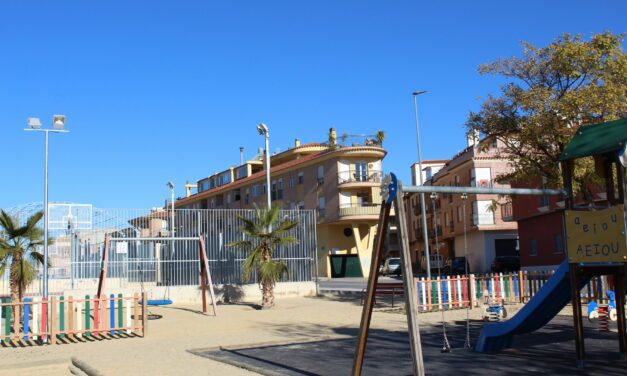 Se penalizará la demora en la reposición de los juegos infantiles y arbolado en Ronda Poniente