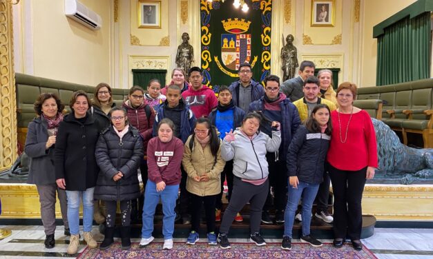Alumnos del colegio Virgen de la Esperanza fueron recibidos por la alcaldesa en el Ayuntamiento