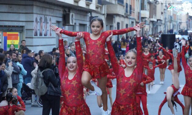 El Carnaval se lució como nunca con un vistoso desfile y gran fiestódromo