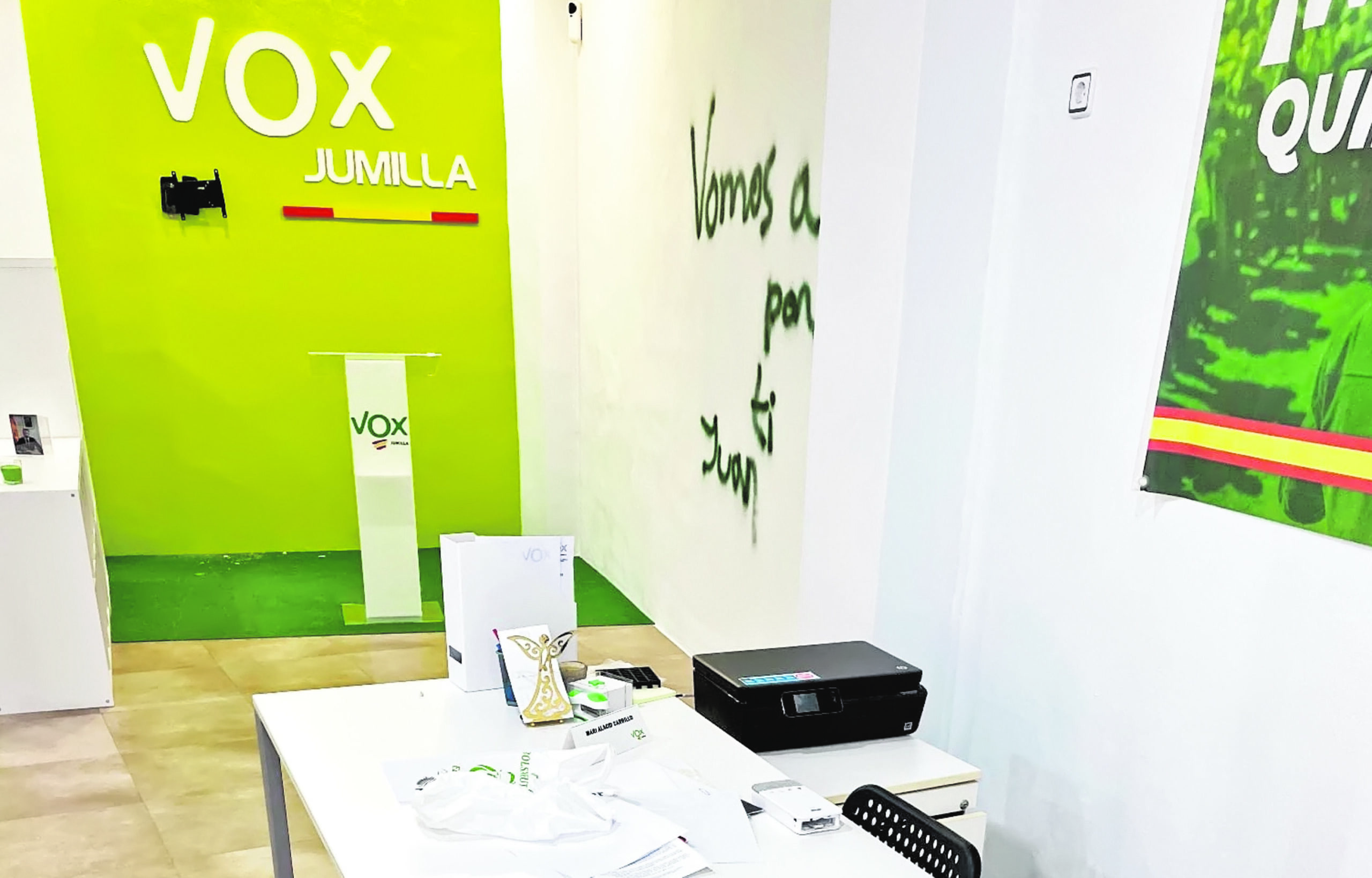 Atacan la sede de Vox en Jumilla y aparece con pintadas y mensajes ...