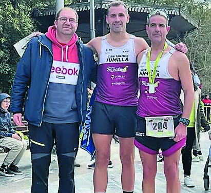 Grandes marcas personales para los atletas del Triatlón Jumilla en la Media Maratón de Orihuela