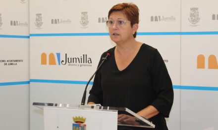 Juana Guardiola : “Próximamente se firmará el convenio que va a permitir la reforma de 44 viviendas”