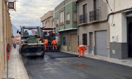 El Ayuntamiento mejora el firme de varios tramos de calles en una nueva fase del Plan de Asfaltado