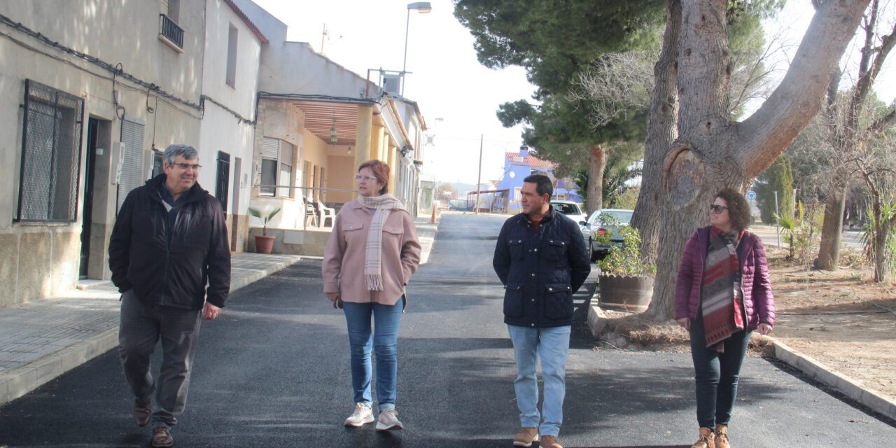 Concluyen las obras de mejora del asfaltado en las pedanías de La Alquería y La Fuente del Pino