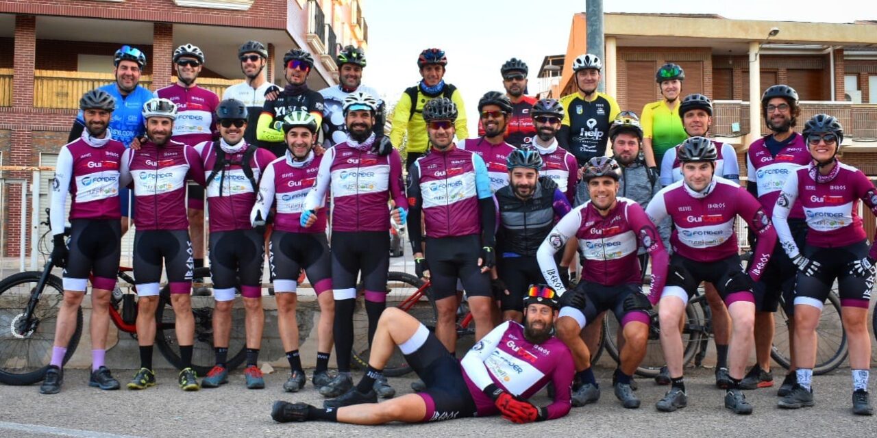 Una veintena de ciclistas del Íberos Bike Club llevan a cabo una ruta por la parte noreste del término