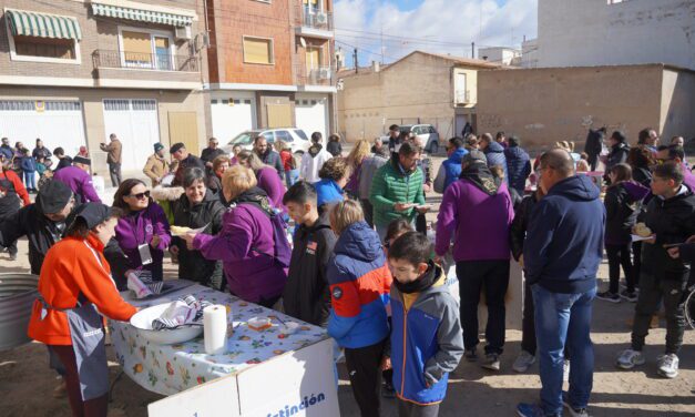 El Almuerzo Solidario de la Asociación de Tambores recauda más de 1.100 euros para investigar la enfermedad Tango 2