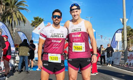 Los triatletas Fran Guirao y Antonio Valero participaron en los 11 Km Ciudad de Cartagena