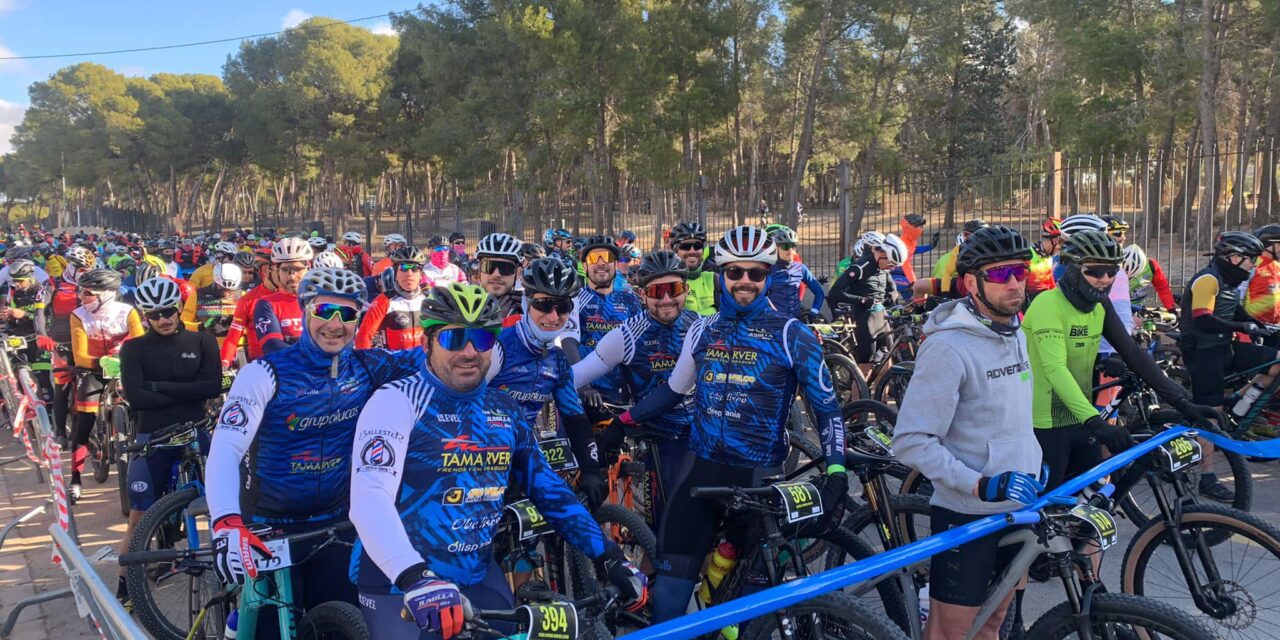 Ciclistas del Jumilla BTT y del Íberos Bike Club “corrieron contra el viento” en Tobarra