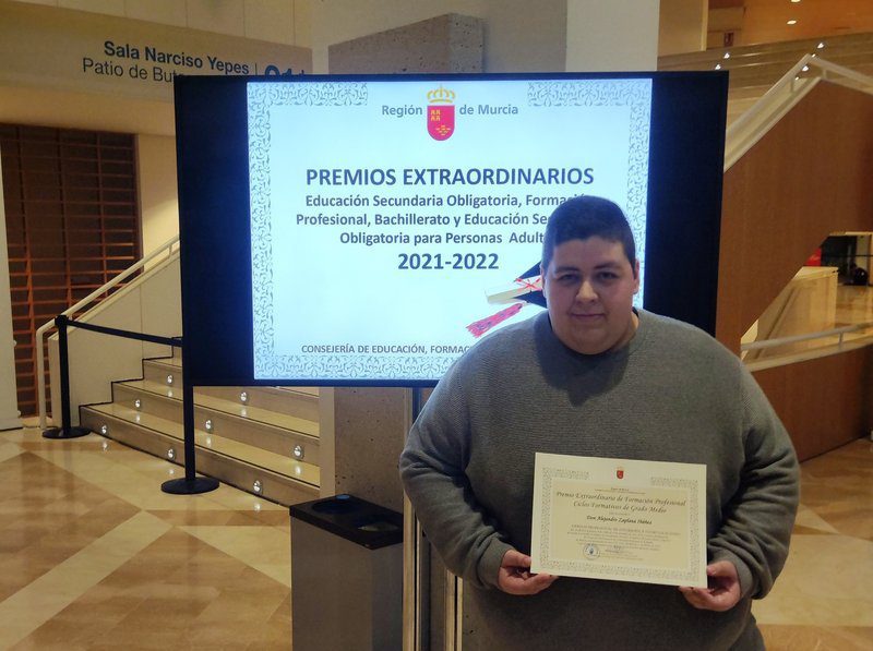 El joven Alejandro Zaplana, Premio Extraordinario de FP de la Región