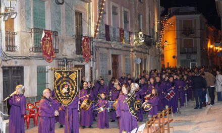 La Rompida de la hora reúne a centenares de tamborileros en la mítica Plaza de Arriba