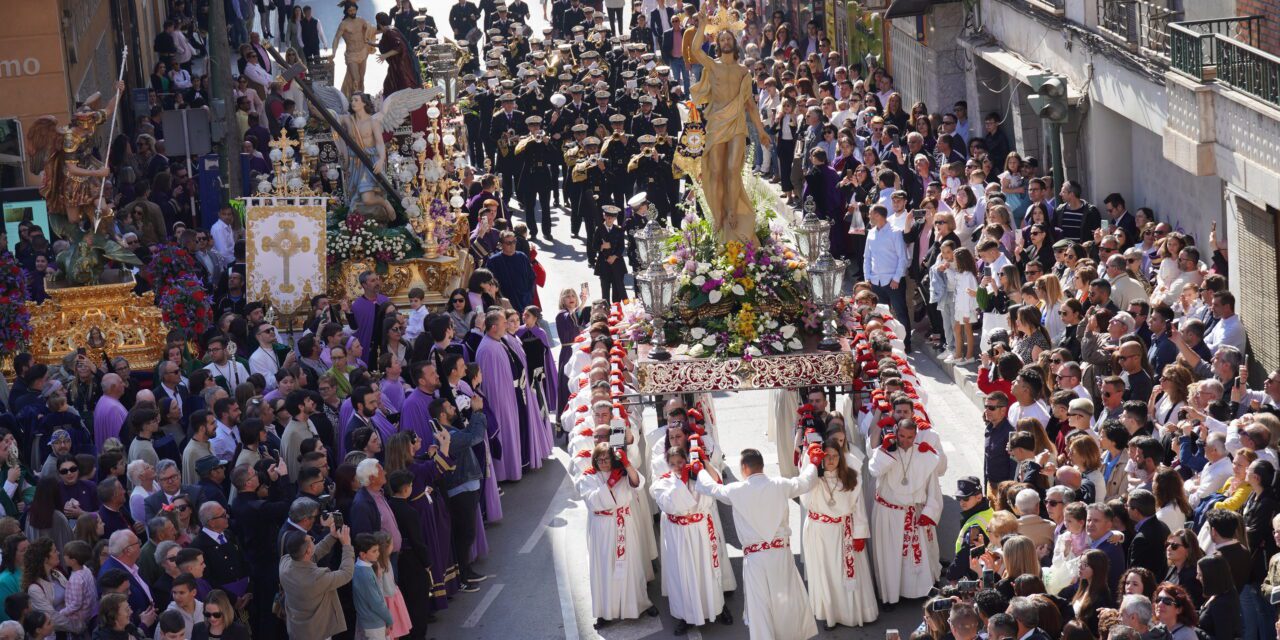 La luz, la alegría y el color, estallan en Jumilla con Jesús Resucitado