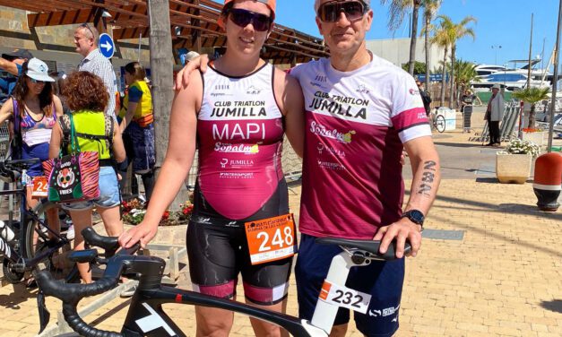 Pascual Burruezo y Mapi Bernal, en el Triatlón de San Pedro del Pinatar