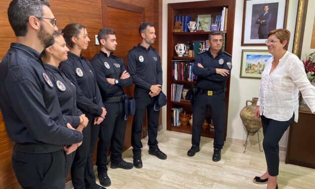 Cinco nuevos agentes se incorporan en prácticas a la Policía Local
