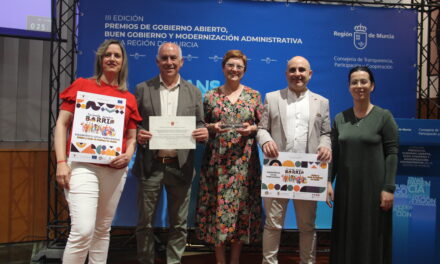 El proyecto «Tejiendo Nuestro Barrio» ha sido galardonado con uno de los premios de Gobierno Abierto de la Región de Murcia