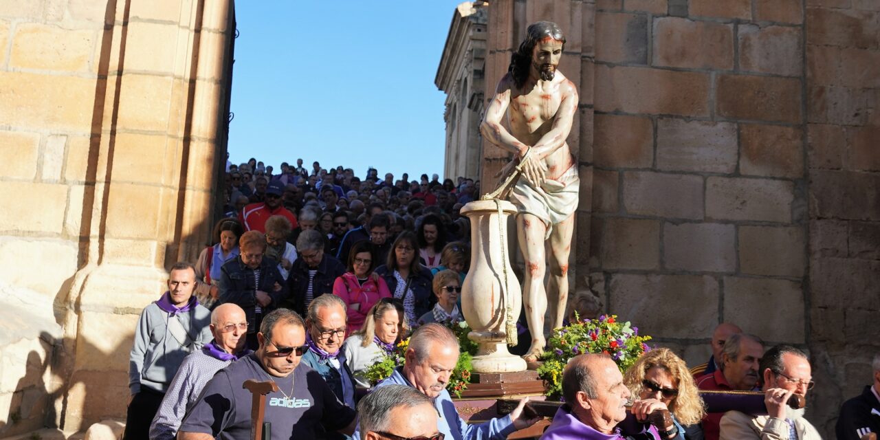 Jumilla despide a su Amarrado en una multitudinaria eucaristía