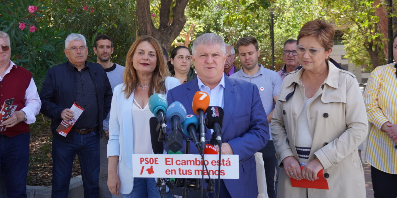 José Vélez promete en Jumilla, que abordará el ensanchamiento de la carretera del Carche