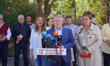 José Vélez promete en Jumilla, que abordará el ensanchamiento de la carretera del Carche