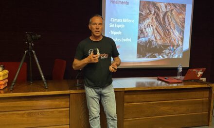 Manolo Tremiño ofreció una charla sobre ‘Fotografía Subterránea’