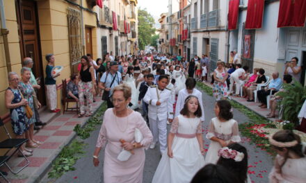 El Corpus Christi procesiona este domingo desde la iglesia de Santiago